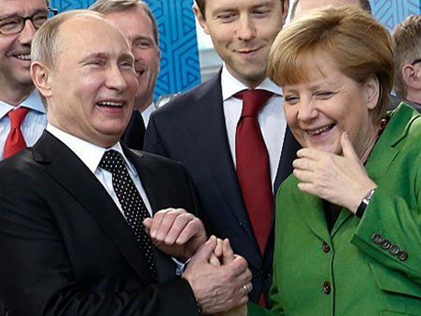 За спиной Зеленского! Меркель сделала роковую заявление. Украинцы свирепствуют