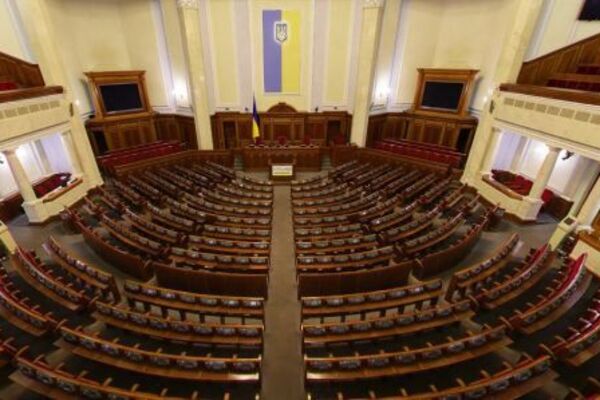 Депутатов останется 300! Рада проголосовала исторический законопроект. Что это значит