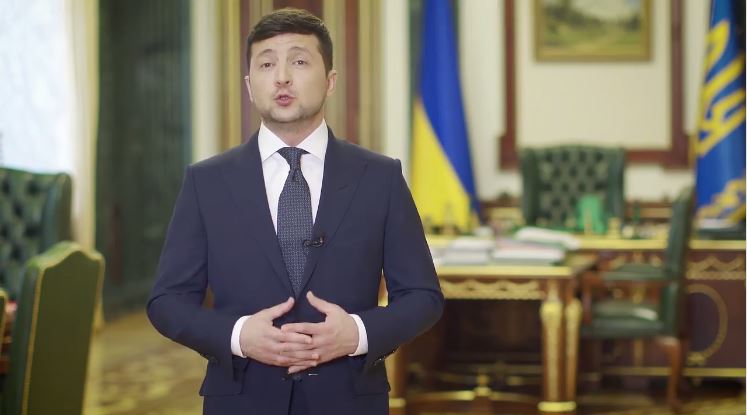 «Есть только два пути»: Зеленский срочно обратился к украинцам. «Завтра придется выбирать»