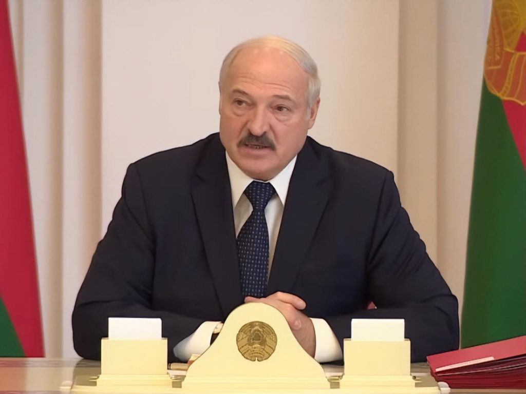 «Жрать, что будем?» Лукашенко сделал гневное заявление. «Катастрофы нету!»
