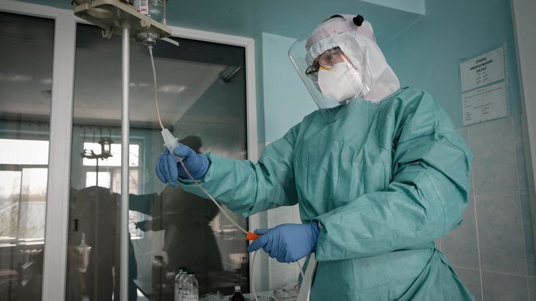 «В тяжелом состоянии, подключена к аппарату ИВЛ»: На Буковине врачи спасают 5-летнюю девочку с коронавирусом