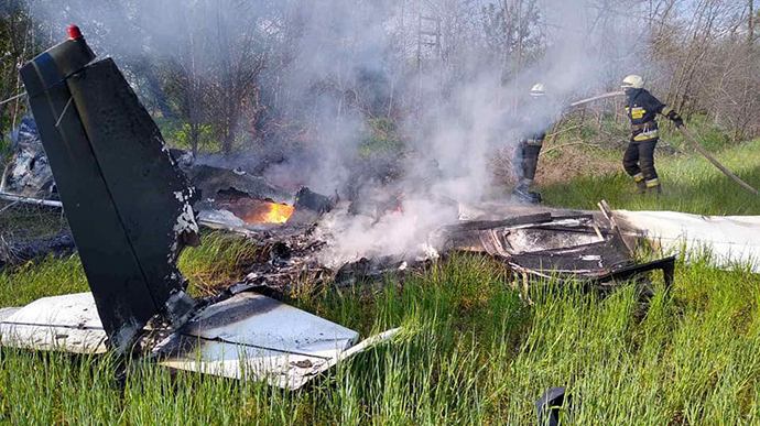 «Разлетелся на части и загорелся»: Под Днепром упал небольшой самолет. Погибли люди