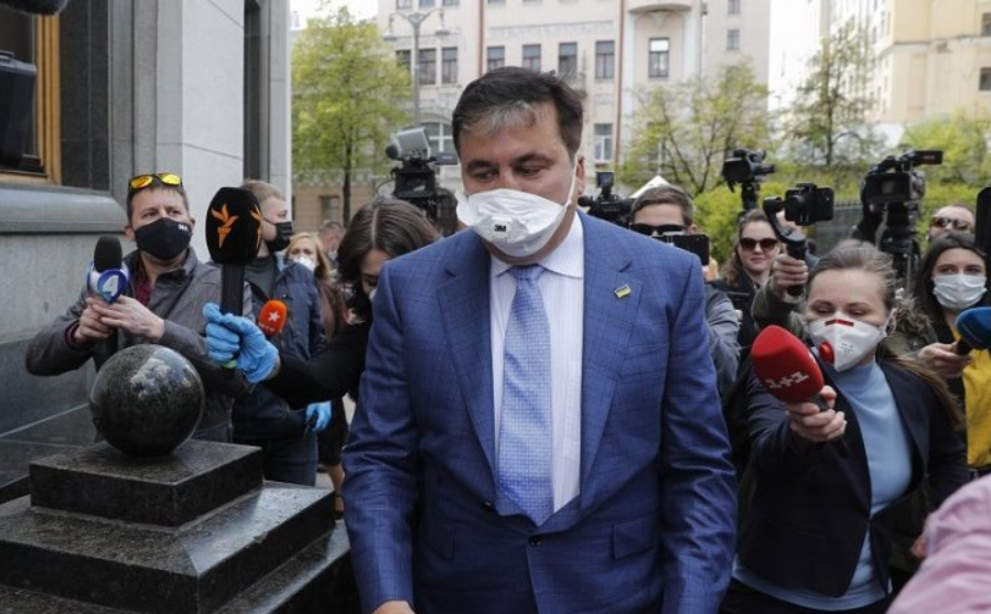 Шмыгаль слабый! Саакашвили выдал это вечером — Зеленский аплодирует. Отставка — ему давали время