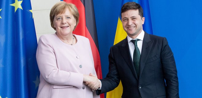 Нужно переформатирование. Зеленский срочно позвонил Меркель. «Настоящий друг Украины»