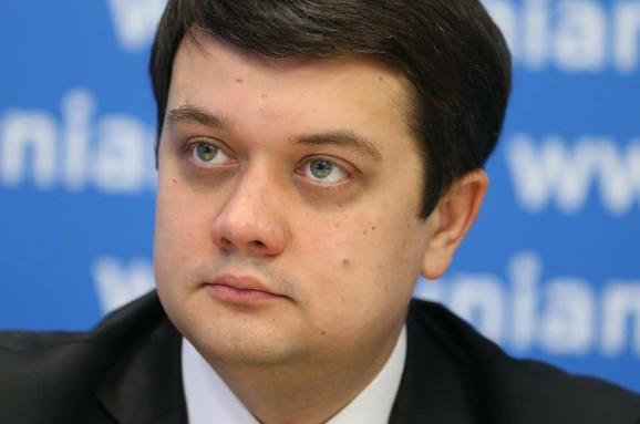 «Критической ситуации нет»: Разумков сделал громкое заявление о Коронавирусе в Украине. «Каждое заседание начинаю»