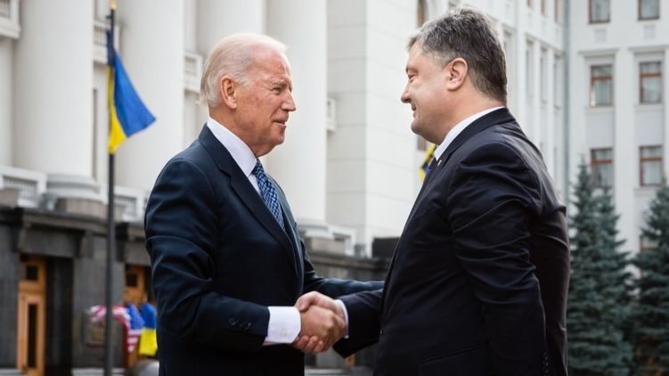 Он все признал. Байден приказал Порошенко: украинцы потрясены