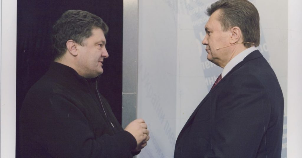 «Унизительно выпрашивал у Януковича»: Скандальная правда о Порошенко шокировала украинцев. «Не посмел ослушаться»
