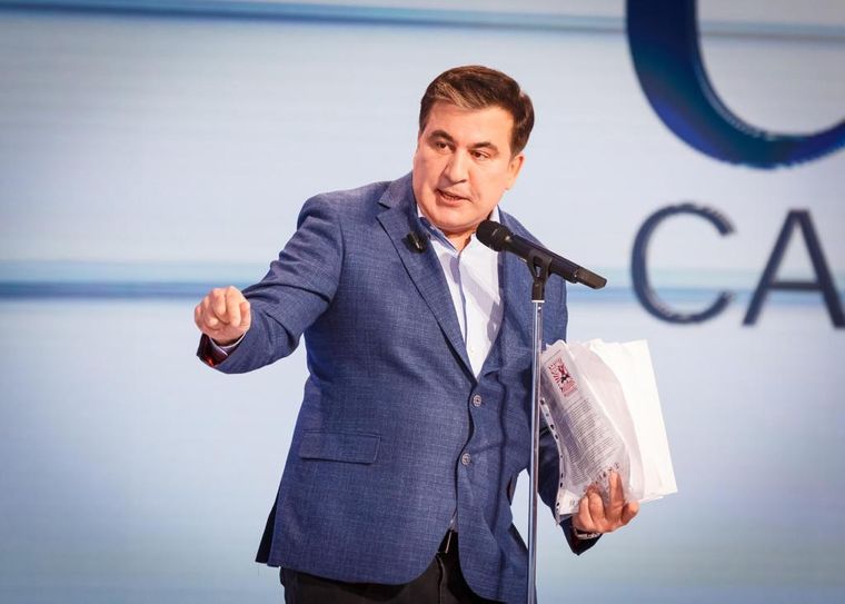 В 100 раз слабее. Саакашвили сделал резонансное заявление, нужно брать пример. Не о чем говорить