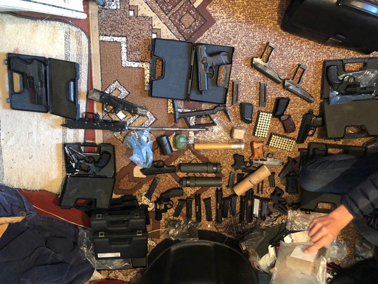 «И это не впервые»: Священник во Львовской области торговал оружием и патронами