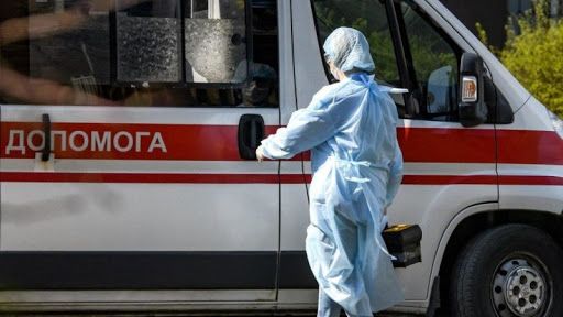 «Целый день» катали «в скорой с инсультом»: В Харькове умер мужчина с коронавирусом. Было всего 39 лет