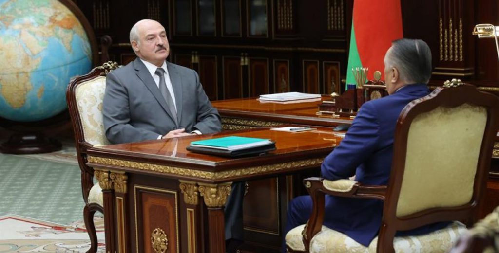 Лукашенко наконец признал это! Впервые за 26 лет: такого не ожидал никто. Готовят новую Конституцию