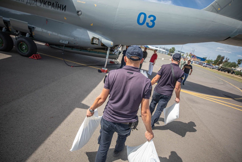 Более 8-ми миллионов на гуманитарку. Ответ Украины на трагедию. Груз отправили