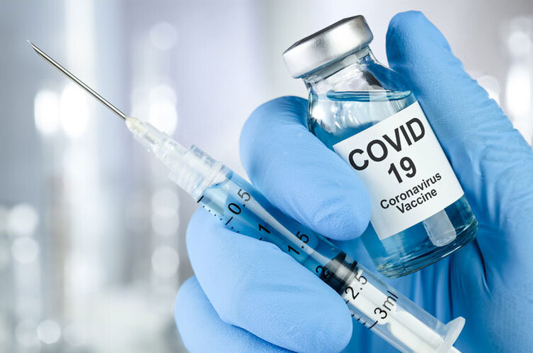 Вакцина от коронавируса: украинцам сообщили утешительные новости — одни из первых: что нужно знать