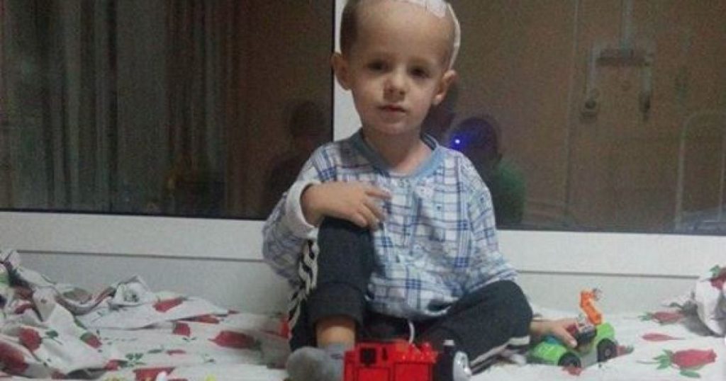 Опухоль в мозгу поставила жизнь 5-летнего Максима под угрозу. Помогите мальчику вылечиться!