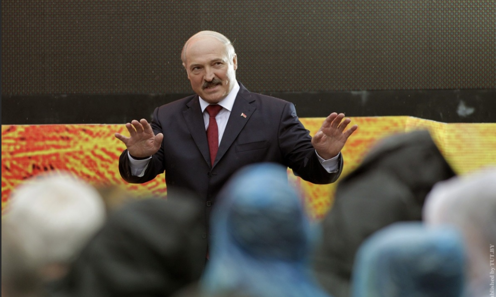 В эти минуты! Взяли, убийцы в истерике – Лукашенко сдали, 25 лет тюрьми. Диктатора не держат ноги, скосило!
