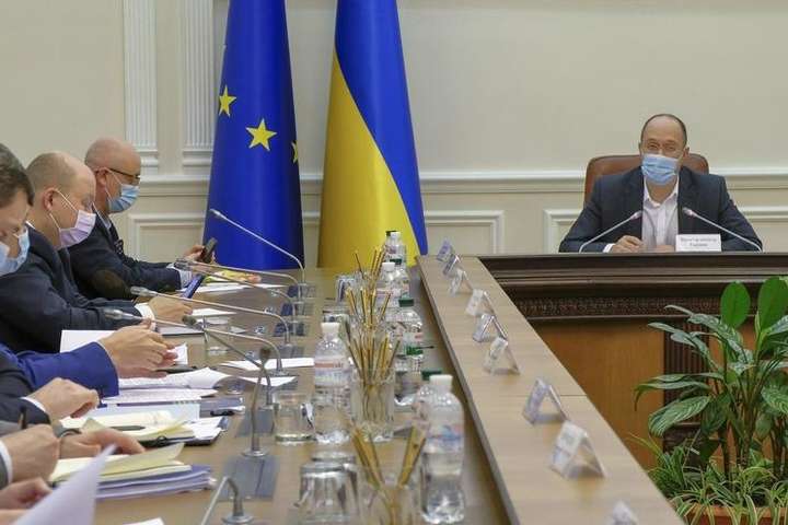 Опять скандал! Министр Шмыгаля вляпался — выяснились позорные факты. Украинцы в шоке — сколько можно!