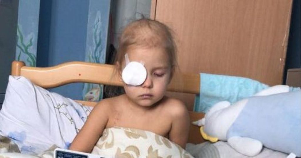 В немедленной помощи нуждается Софийка: онкология «съедает» глаз ребенка