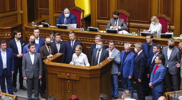 Просто с трибуны! Тимошенко никак не успокоится — Мы все равно добьемся
